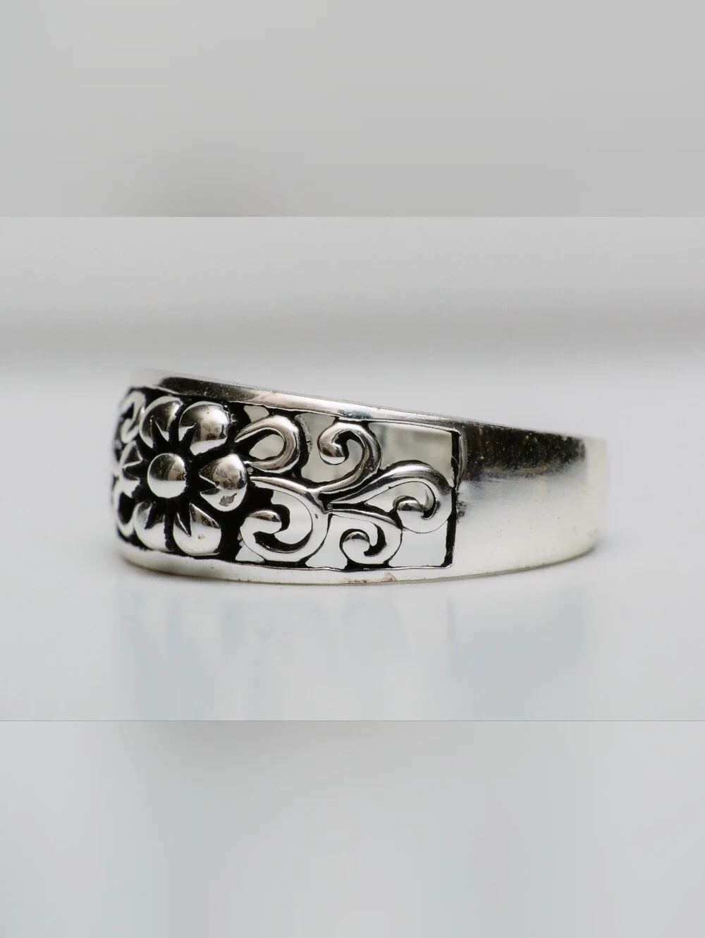 Size 7 - Vintage Style 925 Sterling Silver Floral Scroll Cutout Band Ring